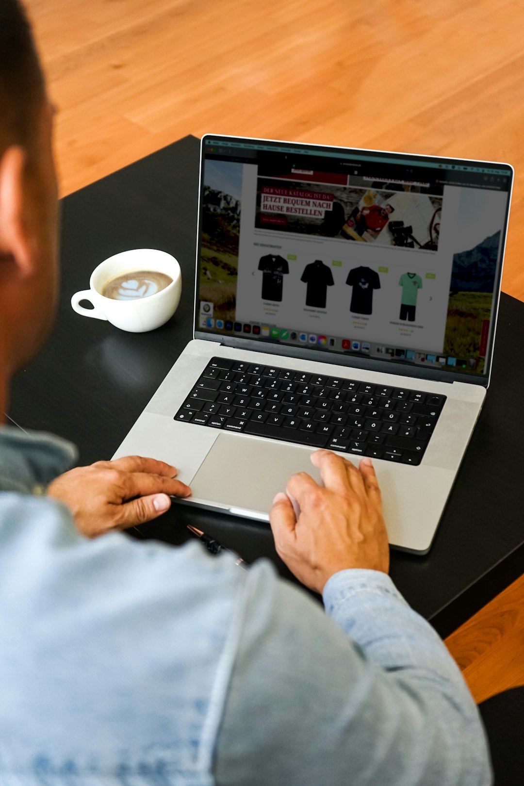 Bedrift som arbeider med nettbutikk og e-handel
